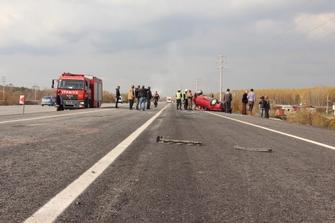 Takla Atarak 25 Metre sürüklendi 2 Yaralı