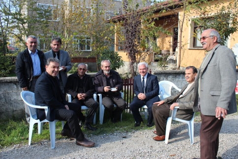 MHP Aşure Dağıttı