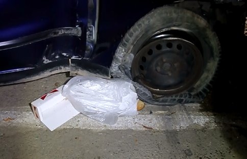 Kaldırımda Araba Çarptı