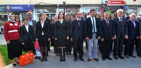 Akyazı’da Öğretmenler Günü Kutlandı