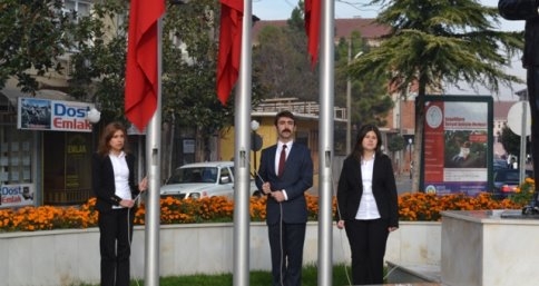 Akyazı’da Öğretmenler Günü Kutlandı