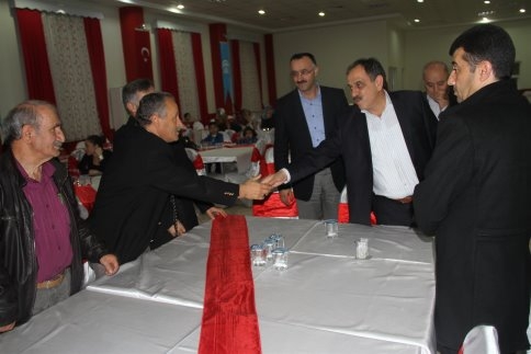 Akyazı Belediyesi Öğretmenleri Unutmadı