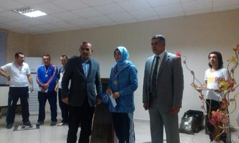 Öğretmenler Masa Tenisi İle Stres Attı