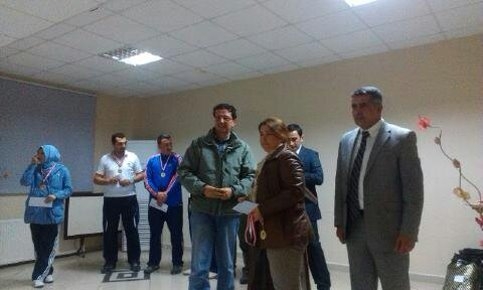 Öğretmenler Masa Tenisi İle Stres Attı