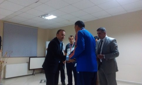 Öğretmenler Masa Tenisi İle Stres Attı