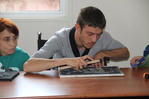 Akyazı Belediyesi Sosyal Gelişim Merkezi Engelleri Kaldırıyor