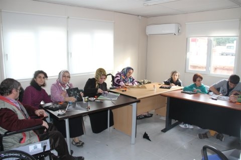 Akyazı Belediyesi Sosyal Gelişim Merkezi Engelleri Kaldırıyor