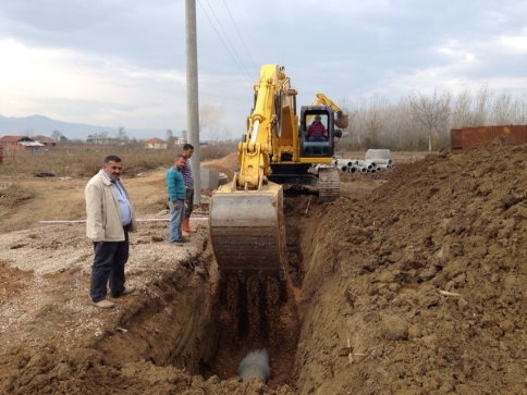Altındere Belediyesi çalışıyor.