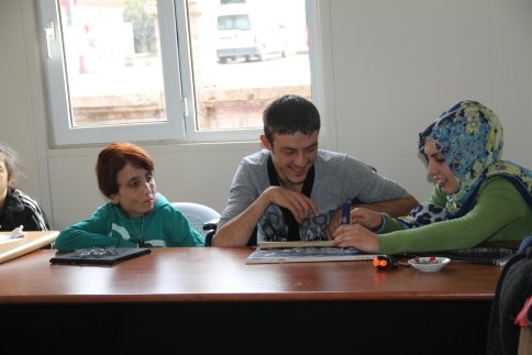 Akyazı Sosyal Gelişim Merkezinde Yüzler Gülüyor