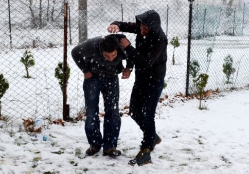 Taşburun Söğütlü Maçına Kar Engeli