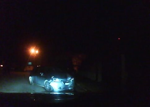 Virajı Alamayarak Bahçe Duvarına Çarptı