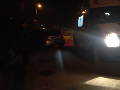 Virajı Alamayarak Bahçe Duvarına Çarptı