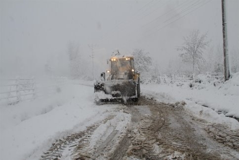 Akyazı'da Yoğun Kar Mesaisi