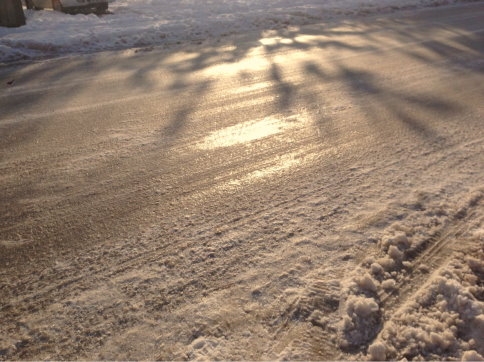 İlçe merkezinde Tuzlama çalışması Mesaiyle birlikte başladı 
