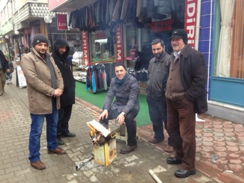 Birer Saatlik Elektrik Kesintisi Vatandaşı İsyan Ettirdi