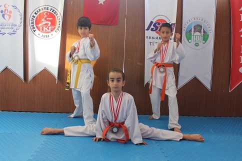 Madalya Avcılarından 4 Madalya