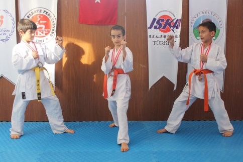 Madalya Avcılarından 4 Madalya