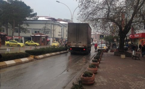 Aynı Yer Aynı Senaryo!