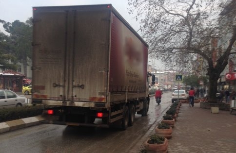 Aynı Yer Aynı Senaryo!