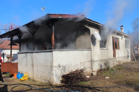 Kızılcıkorman’da bir Ev Tamamen Yandı