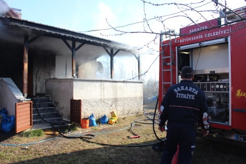 Kızılcıkorman’da bir Ev Tamamen Yandı