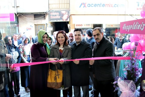 Aslı Bayan Giyim Yenilen Yüzüyle Hizmete Açıldı