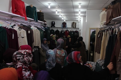 Aslı Bayan Giyim Yenilen Yüzüyle Hizmete Açıldı