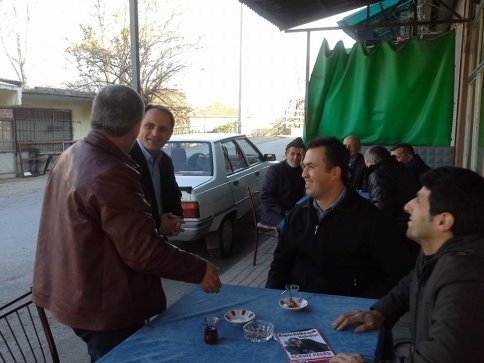 Ecevit Keleş Kapı Kapı Dolaşıyor