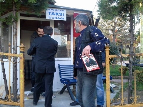 Ecevit Keleş Kapı Kapı Dolaşıyor