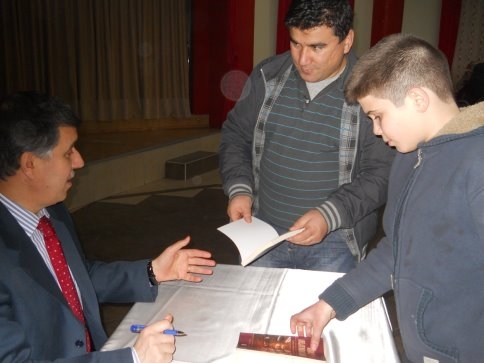 Prof. Dr. Davut Aydüz: Namaz kılan esnaf müşterisine hassas davranır