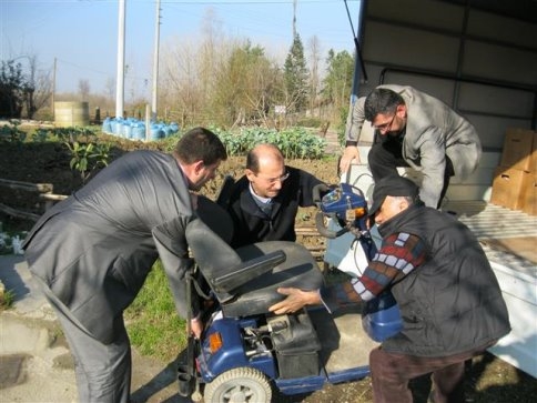 Akyazı Belediyesi İhtiyaç Sahibi Ailelere  Yardımlarına Devam Ediyor