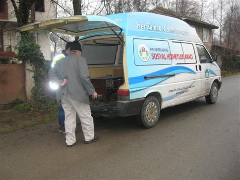 Akyazı Belediyesi İhtiyaç Sahibi Ailelere  Yardımlarına Devam Ediyor