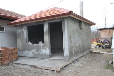 Akyazi’da Zarar Gören Evler Yeniden Onarılıyor