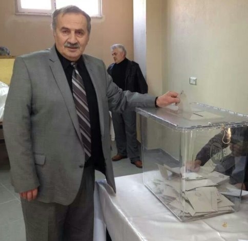 Hikmet Özgür Yeniden