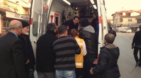 Bisikletli Sürücü Otomobile Çarptı bir yaralı 