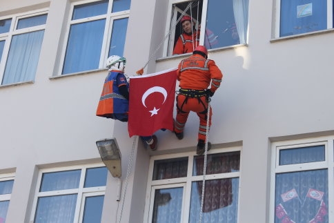 Konuralp’te Deprem Tatbikatı