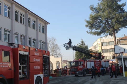 Konuralp’te Deprem Tatbikatı