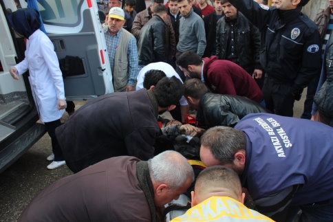 Yayaya Çarpmamak için Kaza Yaptı