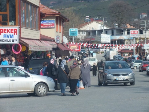 Kuzuluk Tatilcilerle Doldu Taştı