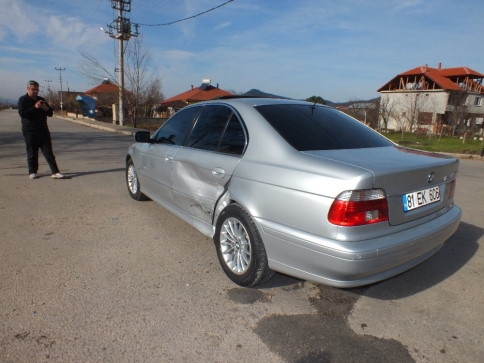 Kuzuluk'ta Maddi Hasarlı Trafik Kazası