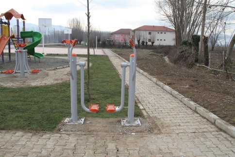 Akyazı Belediyesinden Köylere Örnek Spor Alanı Ve Çocuk Parkı