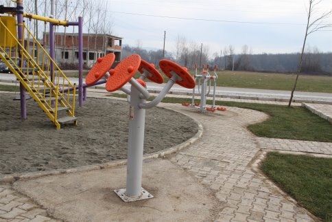 Akyazı Belediyesinden Köylere Örnek Spor Alanı Ve Çocuk Parkı