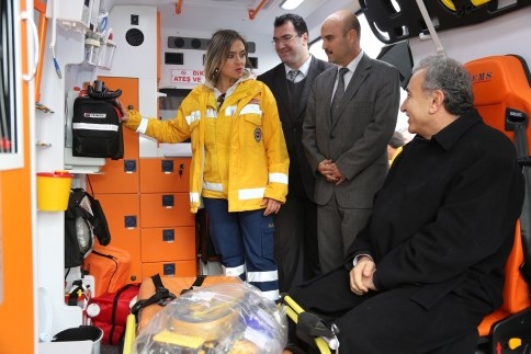 Sağlık Müdürlüğüne 8Yeni Ambulans