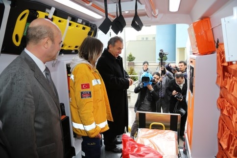 Sağlık Müdürlüğüne 8Yeni Ambulans