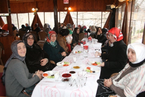 Ak Parti Ak Kadınlar Akyazı’da Buluştu