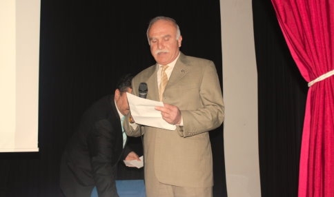 Büyük Birlik Adayını Tanıttı