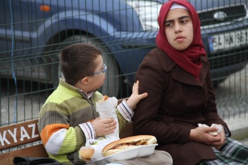 Akyazı Sgm’den Başkan Yazıcı’ya Teşekkür Plaketi