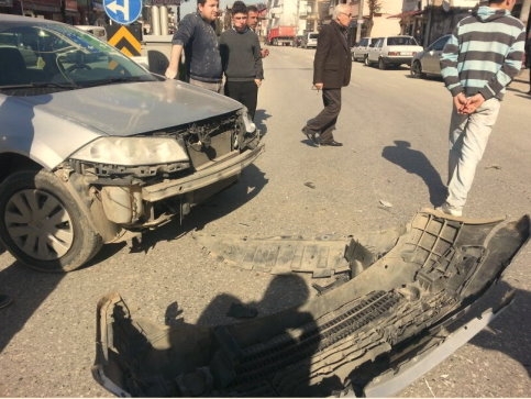 Hastane Mahesi kavşağında Kaza