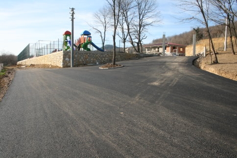 Güneşi Görünce Asfaltı Serdi 