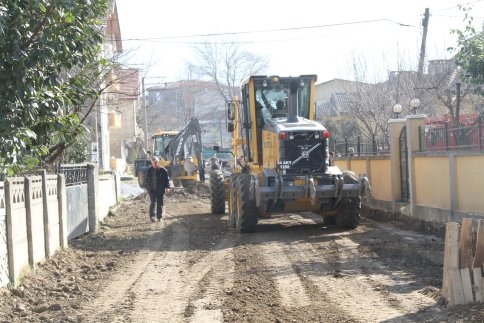 Akyazı Alt Yapısı Her Geçen Gün  Daha da Kuvvetleniyor